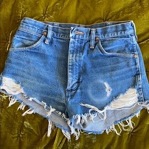 Wrangler cutoff short